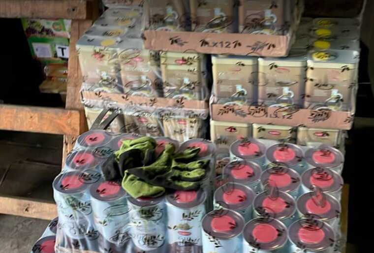 У Києві та на Львівщині БЕБ викрили завод з незаконного виробництва оливкової олії