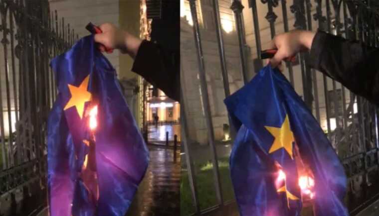 В Грузії проросійські радикали демонстративно спалюють прапори Євросоюзу