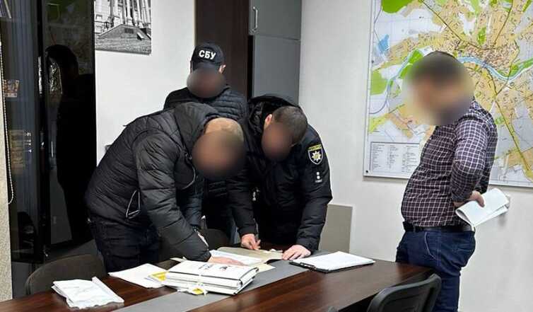 В Ужгороде на ремонте зданий коммунального предприятия украли 700 тысяч гривен