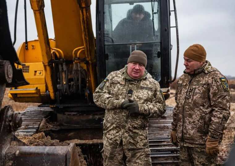 У Наева показали фото возведения фортификаций у границы с Беларусью