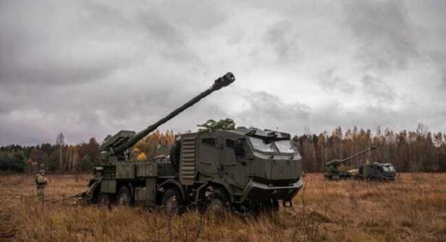 Українська САУ "Богдана" касетними боєприпасами знищила групу окупантів