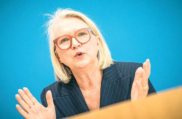 Уряд Німеччини запропонував підвищити податки для продовження військової допомоги Україні