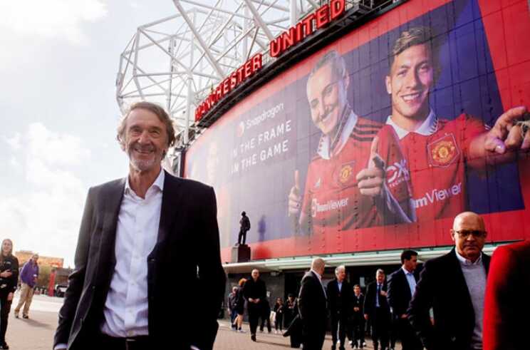 Британський мільярдер Реткліфф завершив купівлю 25% акцій футбольного клубу "Манчестер Юнайтед"