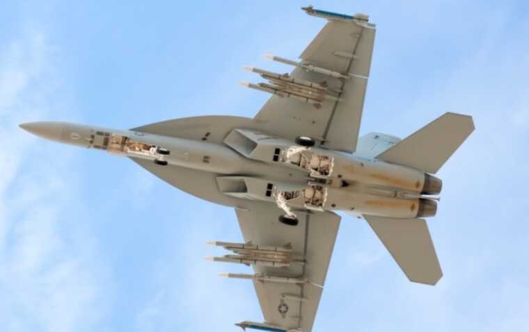 Винищувач Super Hornet над Червоним морем перехопив єменські цілі