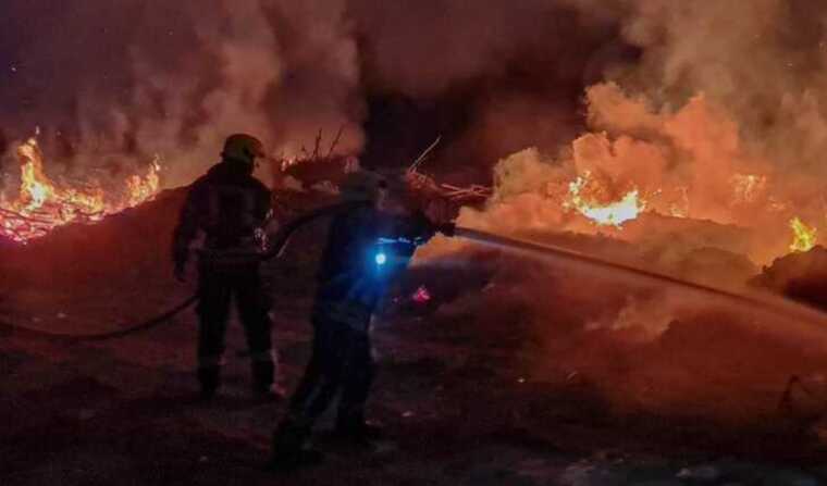 На об’єкті критичної інфраструктури в Київській області після атаки окупантів почалася пожежа