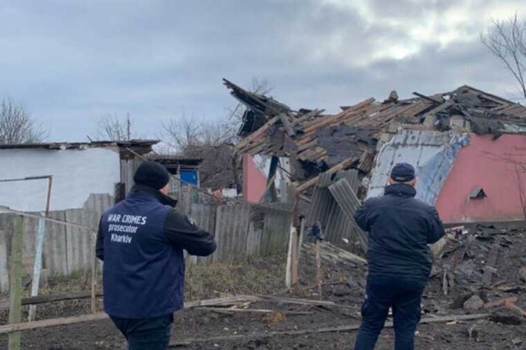 Наслідки ворожих обстрілів Ізюмщини: двоє загиблих, вщент зруйновано будинок