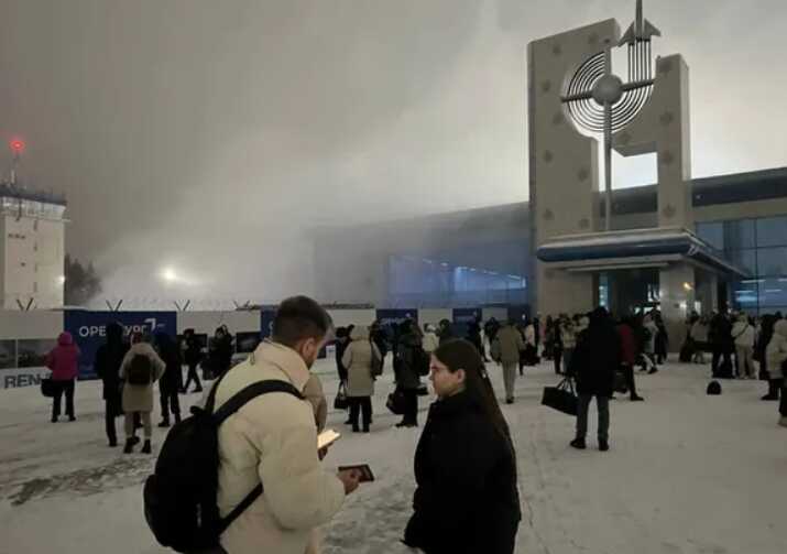 В російському Оренбурзі спалахнув аеропорт, рейси перенесли на 10 годин