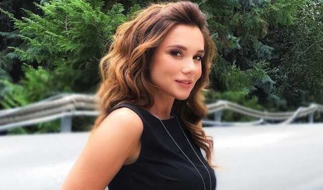 Актриса-предательница Галина Безрук, живущая в Москве, завуалированно пожелала Украине мира