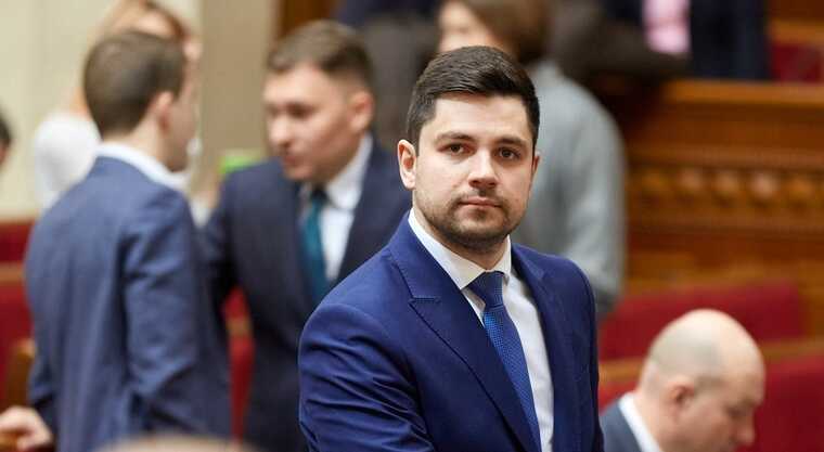 Declaration of the deputy Oleksandr Kachura: does not own real estate, instead has millions in savings