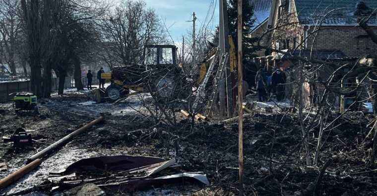 Обстріл Покровська: поранено шістьох осіб, під завалами ще знаходяться люди