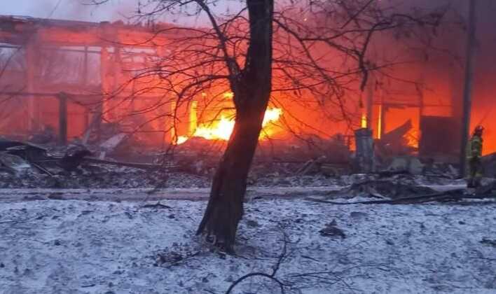 В Сети публикуют фото последствий удара по Днепропетровской области