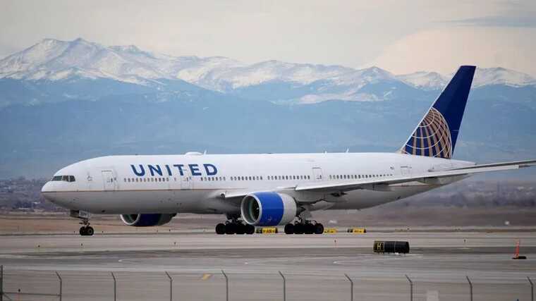 United Airlines  200      Boeing