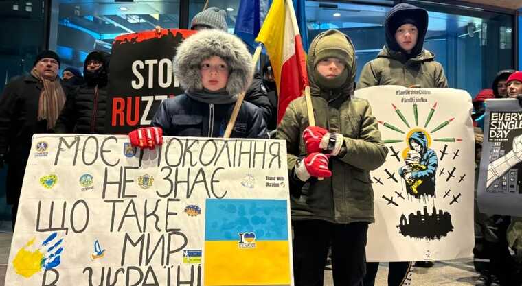 У Варшаві відбулася акція біля представництва ЄС: «Зброю для України»