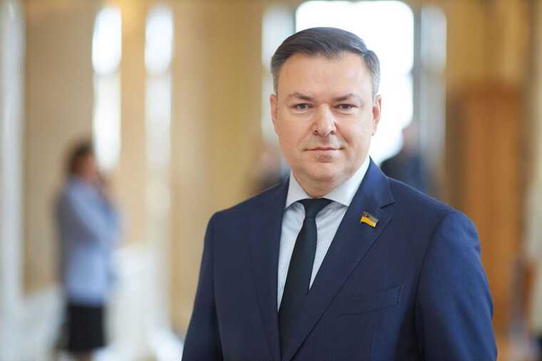 Глава оборонного комитета ВР Завитневич объяснил падение объемов военной помощи Украине