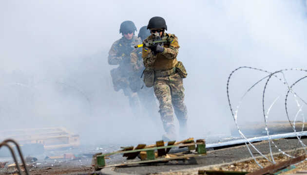 Понад 33 тисячі українських військових пройшли військову підготовку у Британії