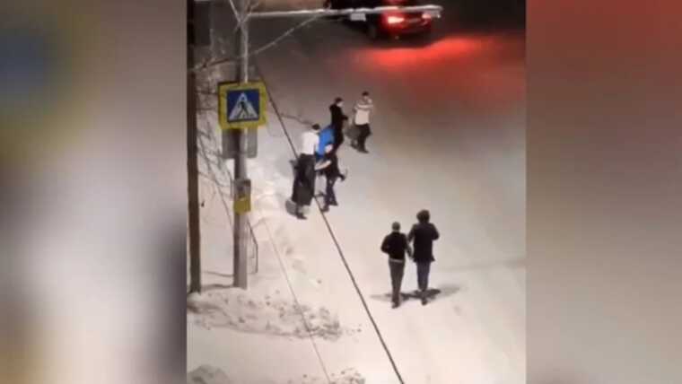 У РФ "вдячні" громадяни побили "героя" війни проти України