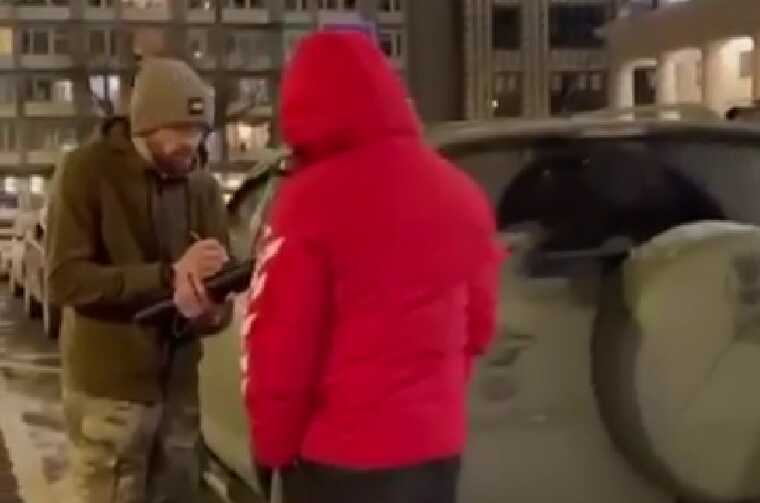 "ТЦК вже у Варшаві!": у соцмережах поширюється постановочне відео зі столиці Польщі