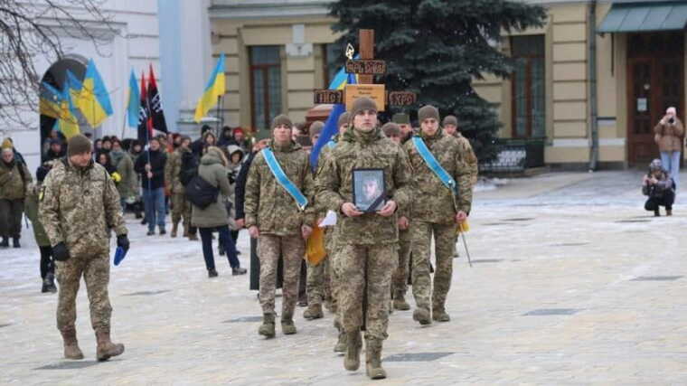 В Киеве попрощались с бойцом ВСУ и поэтом Максимом Кривцовым