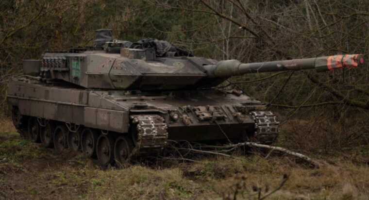 Український танк Leopard 2A6 витримав ураження з протитанкової зброї