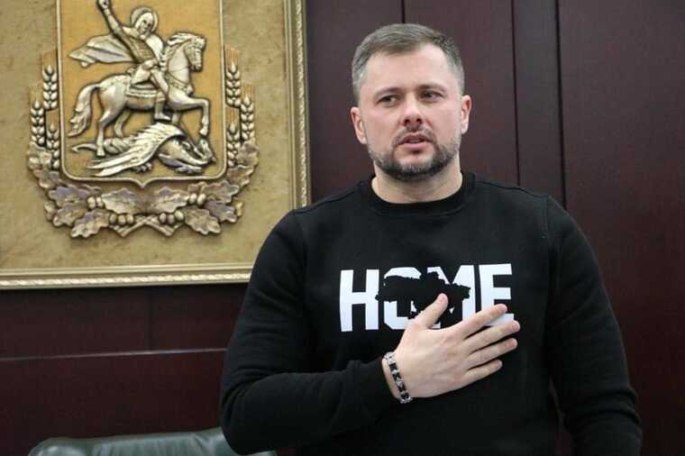 Київоблрада витратила на почесні подарунки 1,1 мільйона гривень