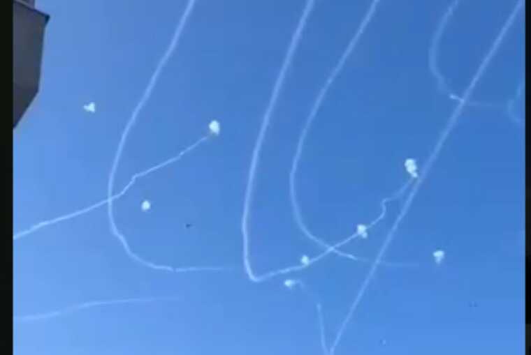 По югу Израиля из сектора Газа выпустили более 50 ракет