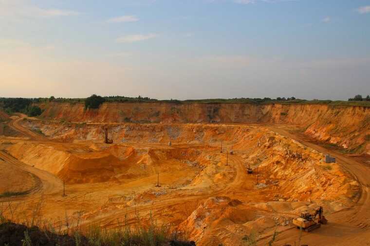 Глухівський карʼєр кварцитів банкрутять за 80 тисяч гривень пенсійного боргу