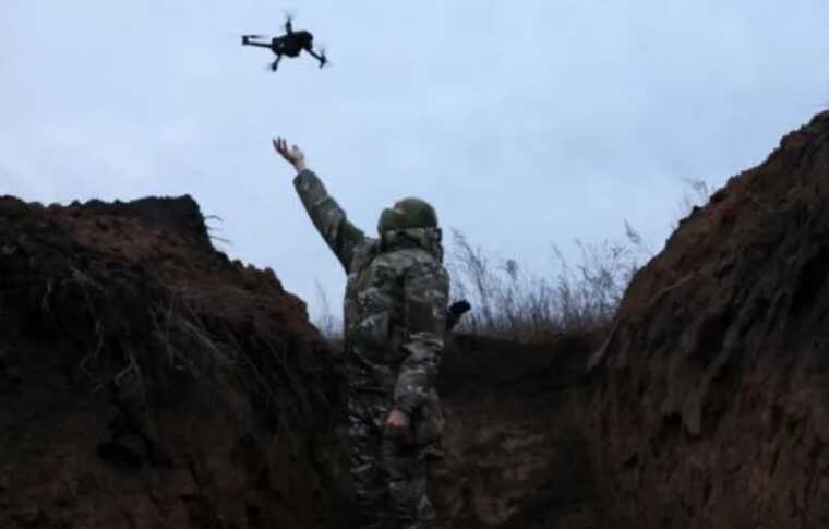 У Мережі опублікували відео порятунку бійця, який лежав у снігу біля окупантів