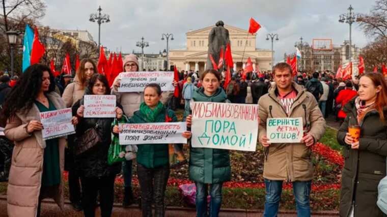 Розгнівані дружини кажуть Путіну: поверніть наших чоловіків із України, - The Times