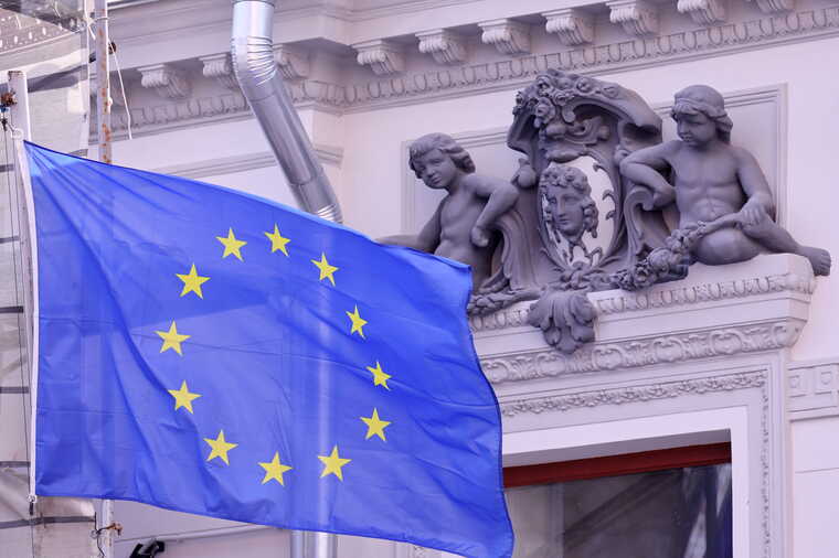 Боррель заявив, що країни Євросоюзу погодили використання заморожених російських активів