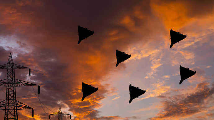 Окупанти запустили по Україні кілька груп "Шахедів"