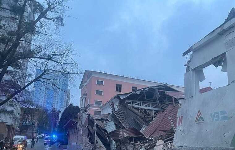 КГВА показала фото последствий ракетного удара в Соломенском районе столицы