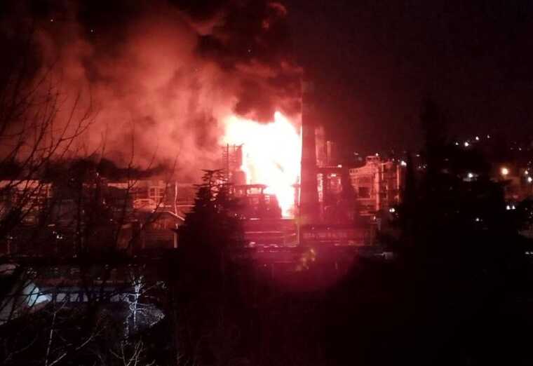 У російському Туапсе горить нафтобаза