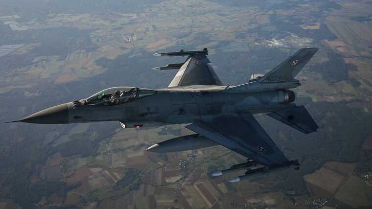    " "    F-16,  Reuters