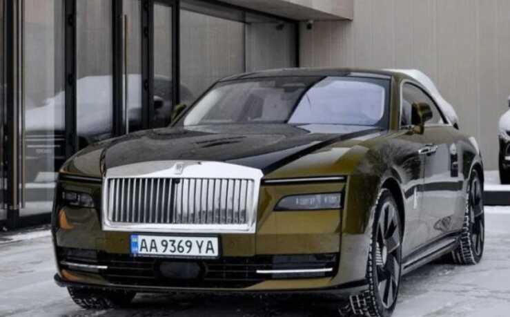 У Києві помітили Rolls-Royce Spectre за 420 тисяч доларів