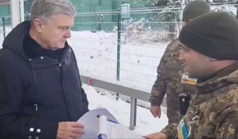 Порошенко у черговий раз намагається виїхати за кордон