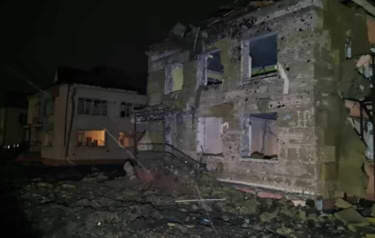 Окупанти артилерією обстріляли Покровський район: поранено людину