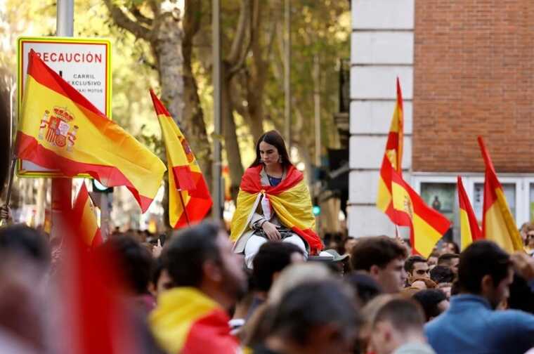 В Іспанії десятки тисяч людей вийшли на вулицю проти законопроєкту про амністію