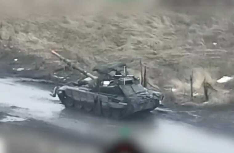 Військовий 71-ї бригади прицільно знищив російський танк Т-72 точним ударом у відкритий люк