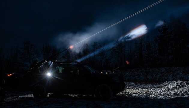 В Киевской области раздались взрывы: работает ПВО