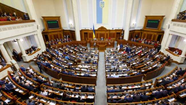 ЗМІ вивчили декларації депутатів за 2022 рік: у третини нові авто та нерухомість