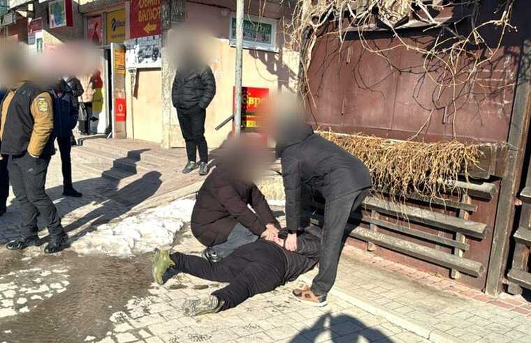 В Тернополе на взятке задержали военнослужащего