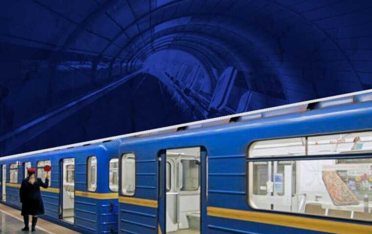 В столичном метро подростки залезли в кабину водителя во время движения поезда