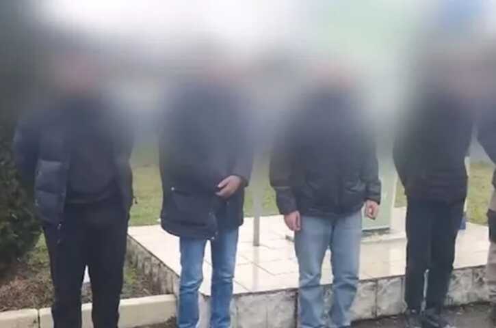 На Закарпатті прикордонники спіймали чоловіків, яких відправили перепливати Тису