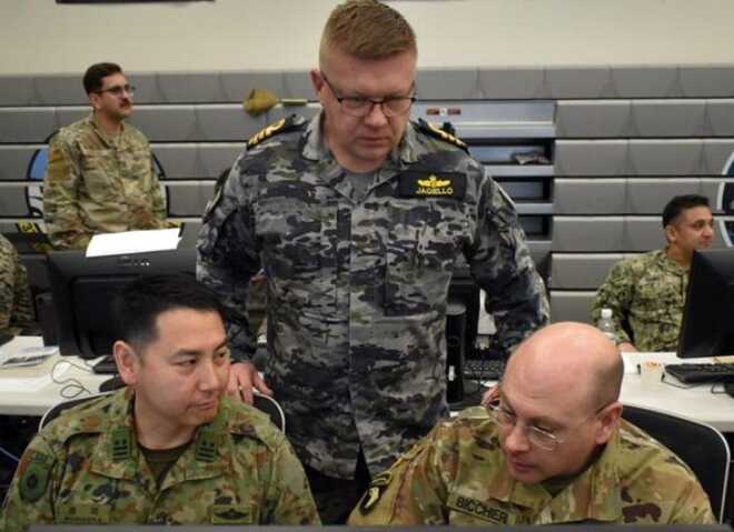 Китай впервые назван гипотетическим врагом в учениях США и Японии