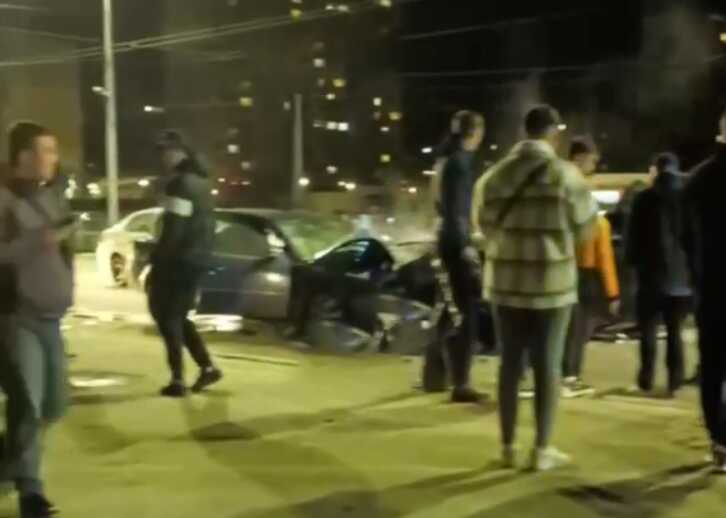 У Києві у районі станції метро Героїв Дніпра сталося серйозне зіткнення