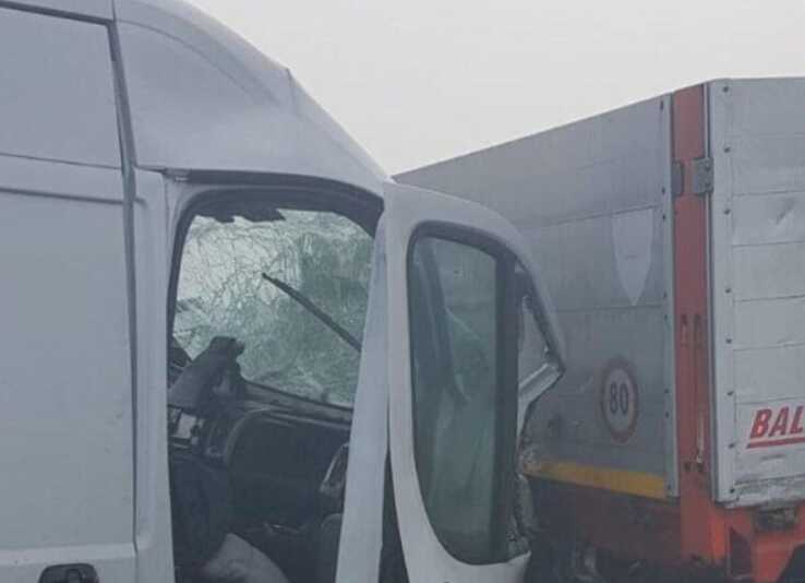 В Італії сталася масштабна аварія за участі сотні автомобілів: є загиблі