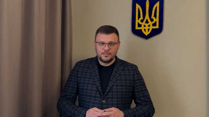 Директор НАБУ залишився без готівки, але безкоштовно живе на чужій дачі