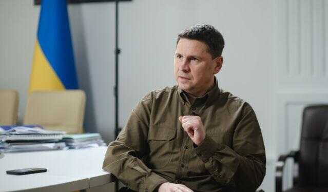 Подоляк назвав можливу причину звільнення Залужного