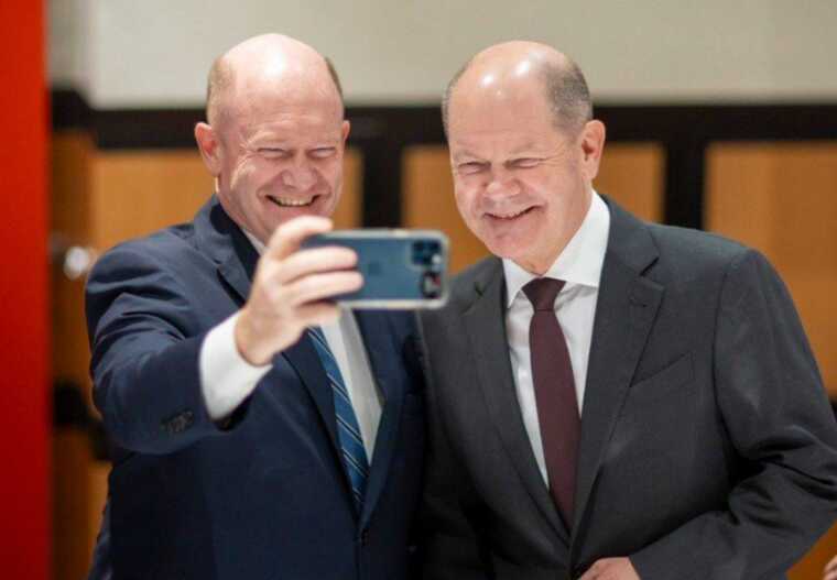 Во время визита Шольца в США он вновь встретил своего "двойника"