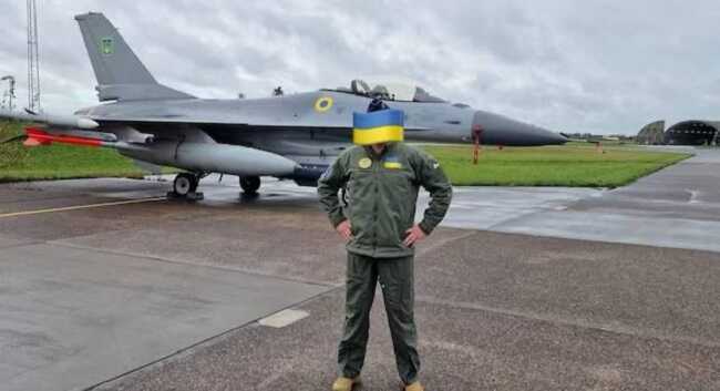 Снимок первого украинского F-16, опубликованного в Сети, вызывает сомнения в подлинности — СМИ